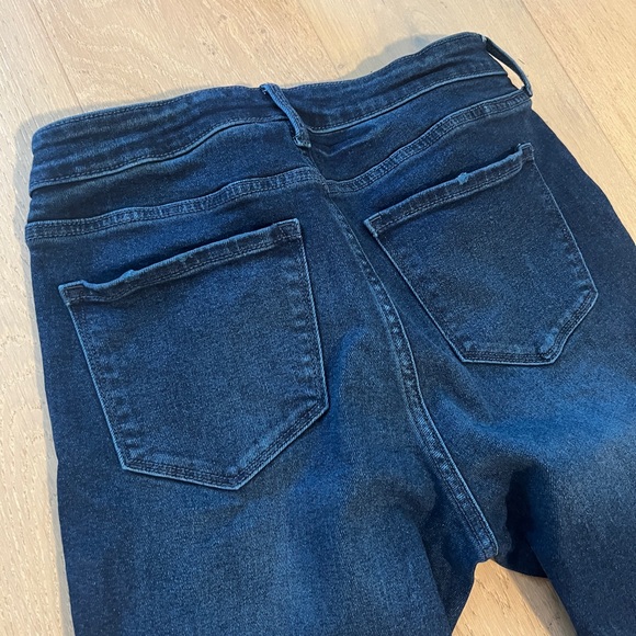 Women’s Old navy rockstar jeans - Size 8 - Picture 5 of 5